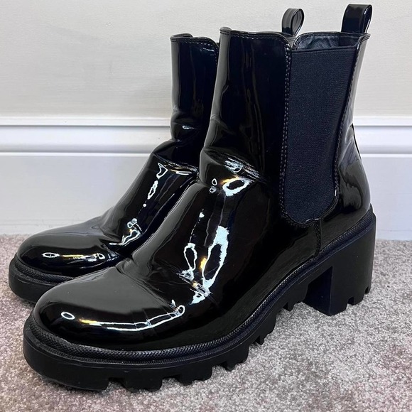 Shoes - Platform chelsea boots